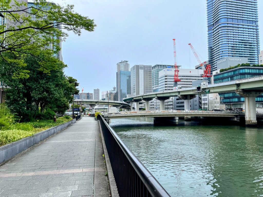 堂島川の横